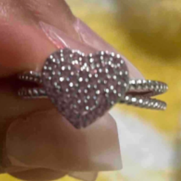 Luxe Cubic Zirconia Heart Rope Band Ring - Picture 3 of 9
